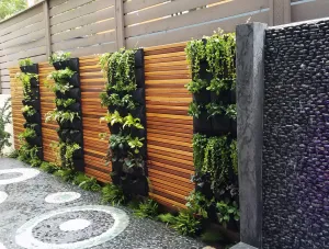 12 Pocket Outdoor Vertical Living Garden Wall Planter