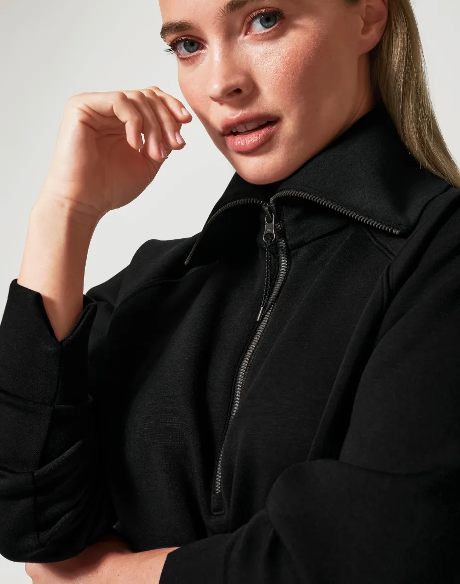 Airessentials Half Zip in Very Black