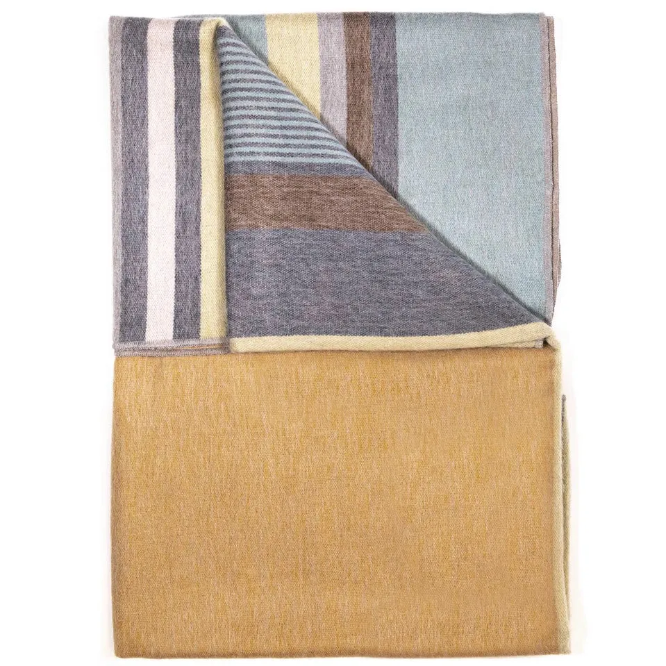 Alpaca Gold Throw