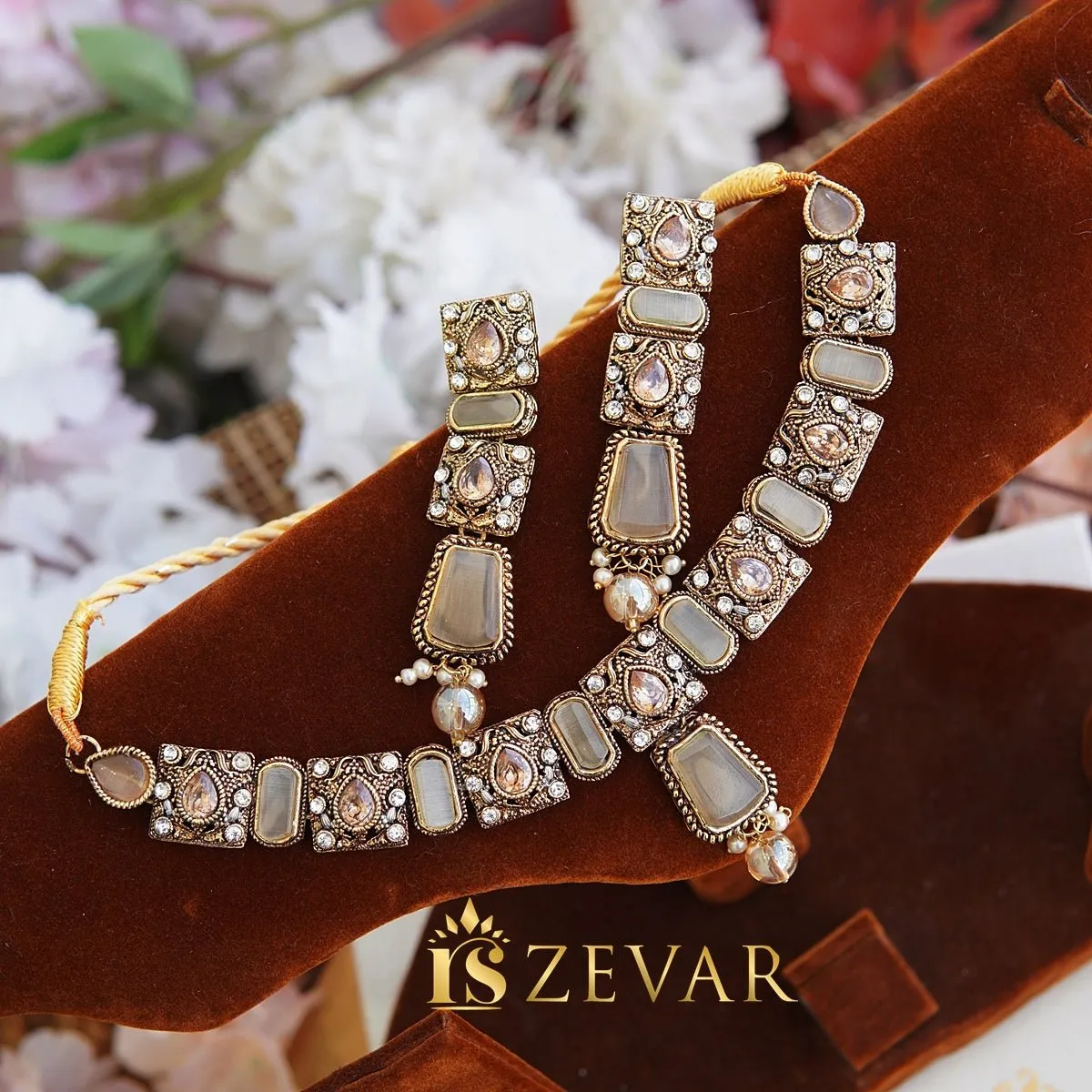 Antique Gemstones Necklace Guluband Set