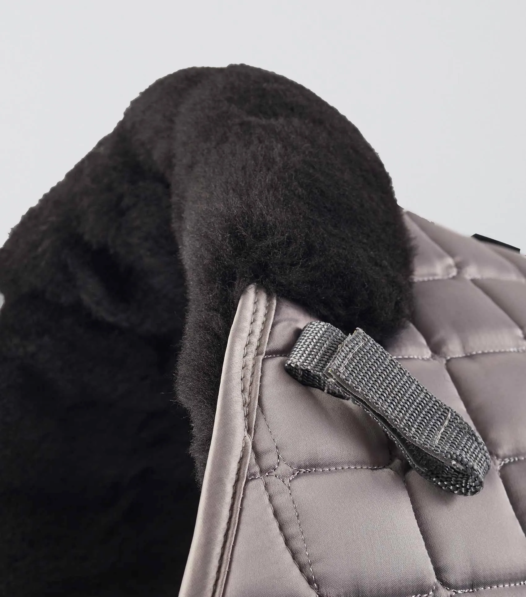 Atlantis CC Satin Wool GP/Jump Square Grey/Black Wool