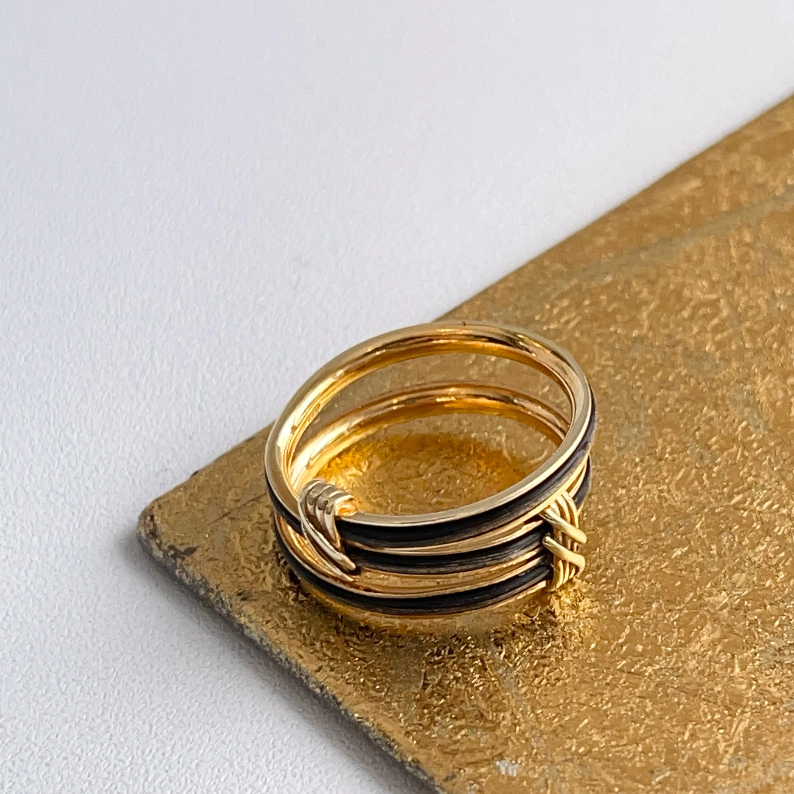 Estate 18KT Yellow Gold Black Elephant Hair Triple Strand Ring