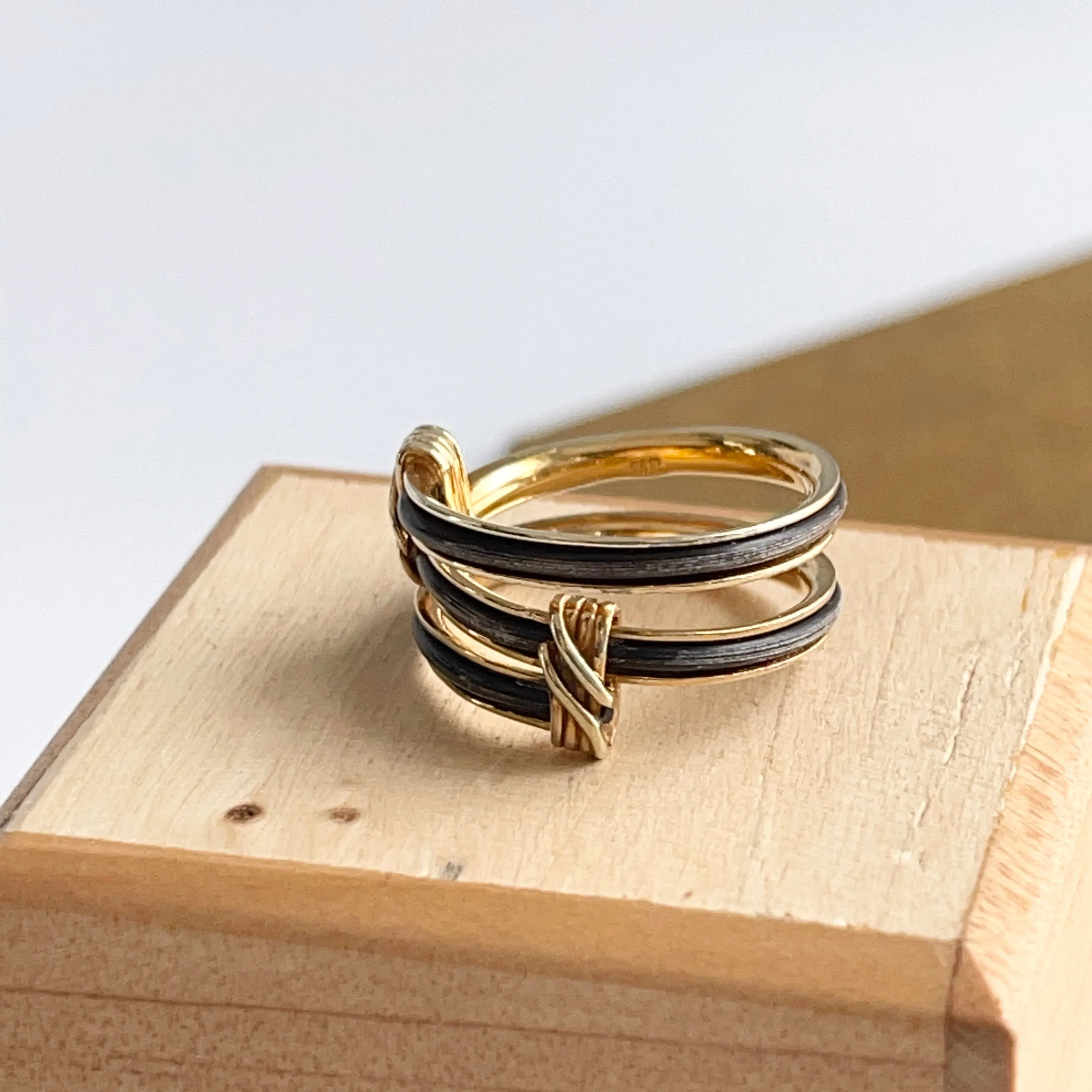 Estate 18KT Yellow Gold Black Elephant Hair Triple Strand Ring