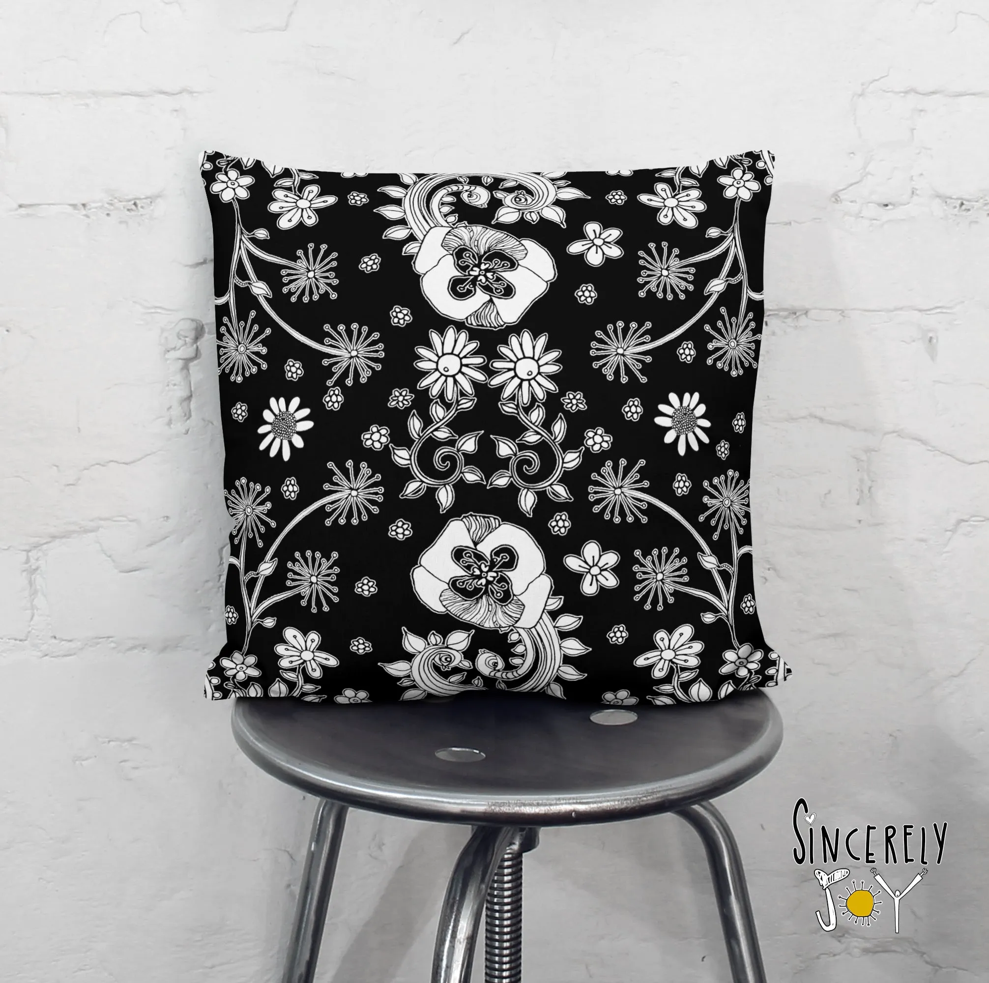 Floral Throw Pillow 'Birds of a Flower 07