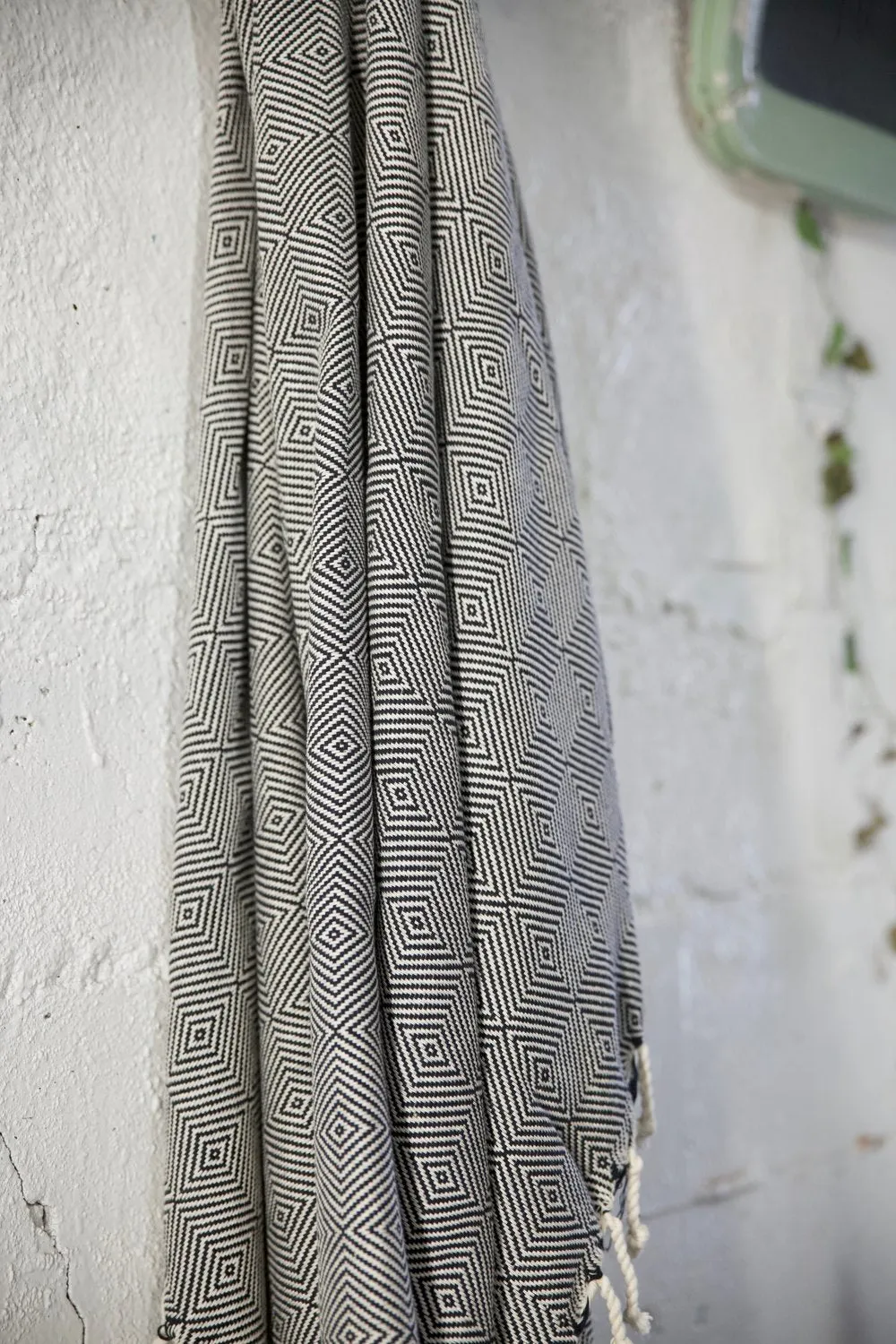 Handwoven Boz Pestemal Towel in Black/White