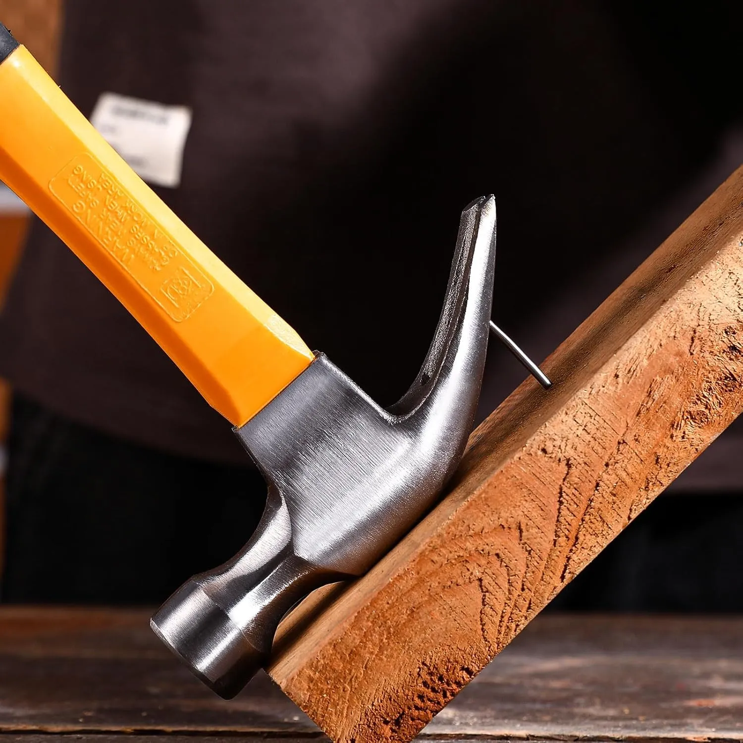 Ingco Metal Front Claw Hammer 450g - HCH81016L
