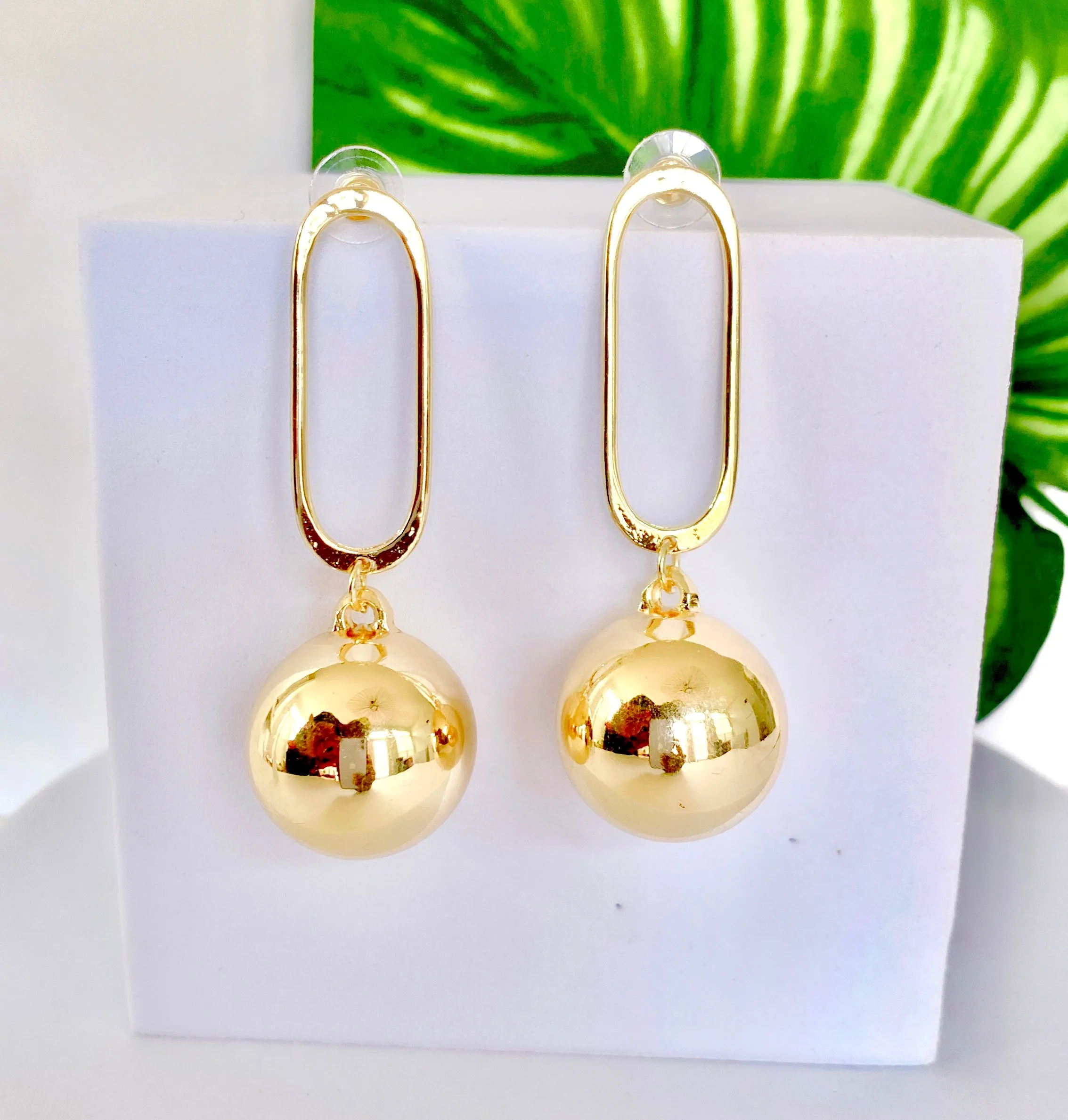 JANELLE STATEMENT EARRINGS