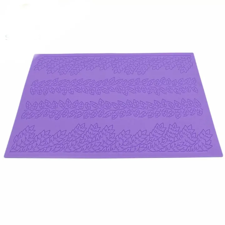 LAUREL LEAVES CAKE LACE MAT