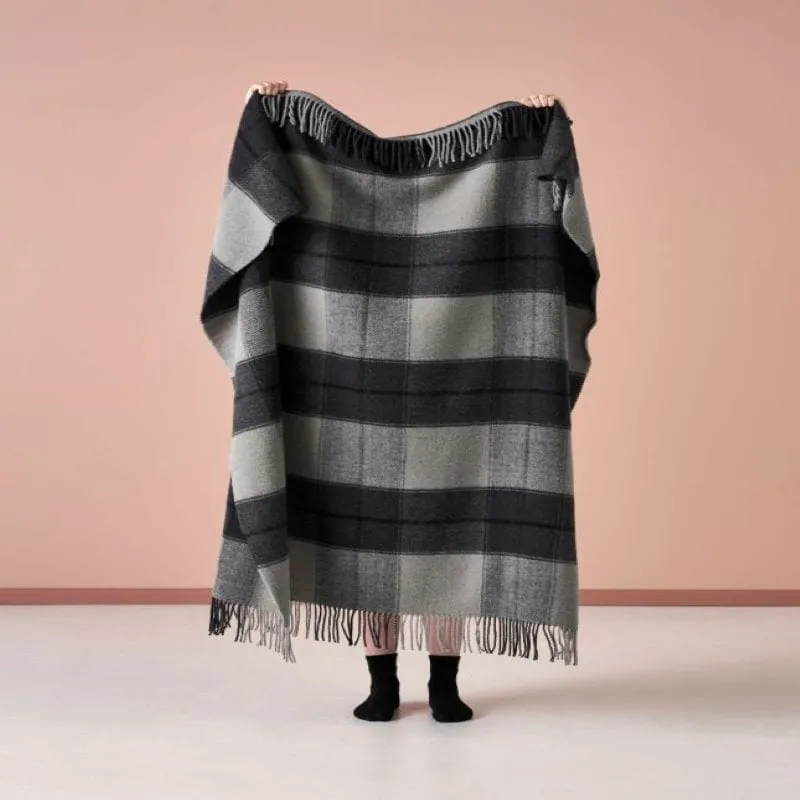Linen House Check Throw Wool Black-Grey 127X152