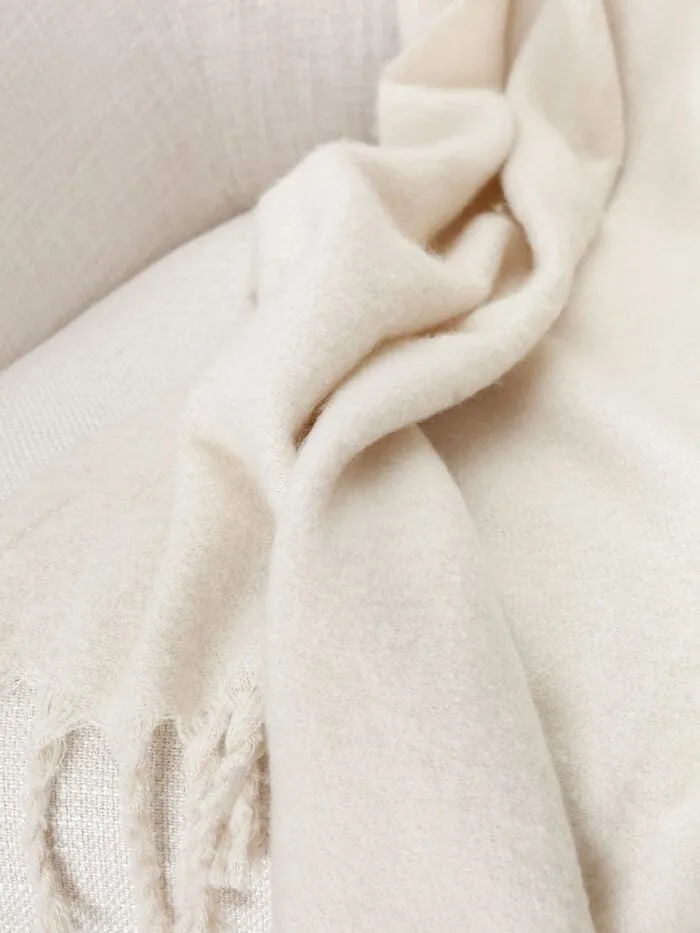 Linen House Embrace Throw 140x180cm Pearl