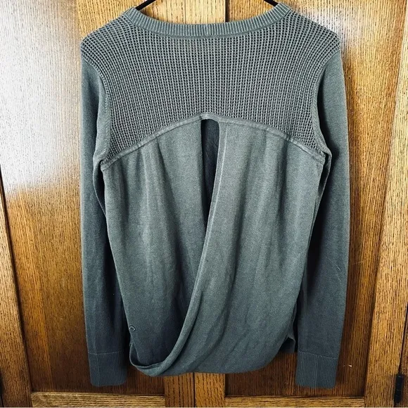 Lululemon Back to Balance Long Sleeve Sweater | Size 8