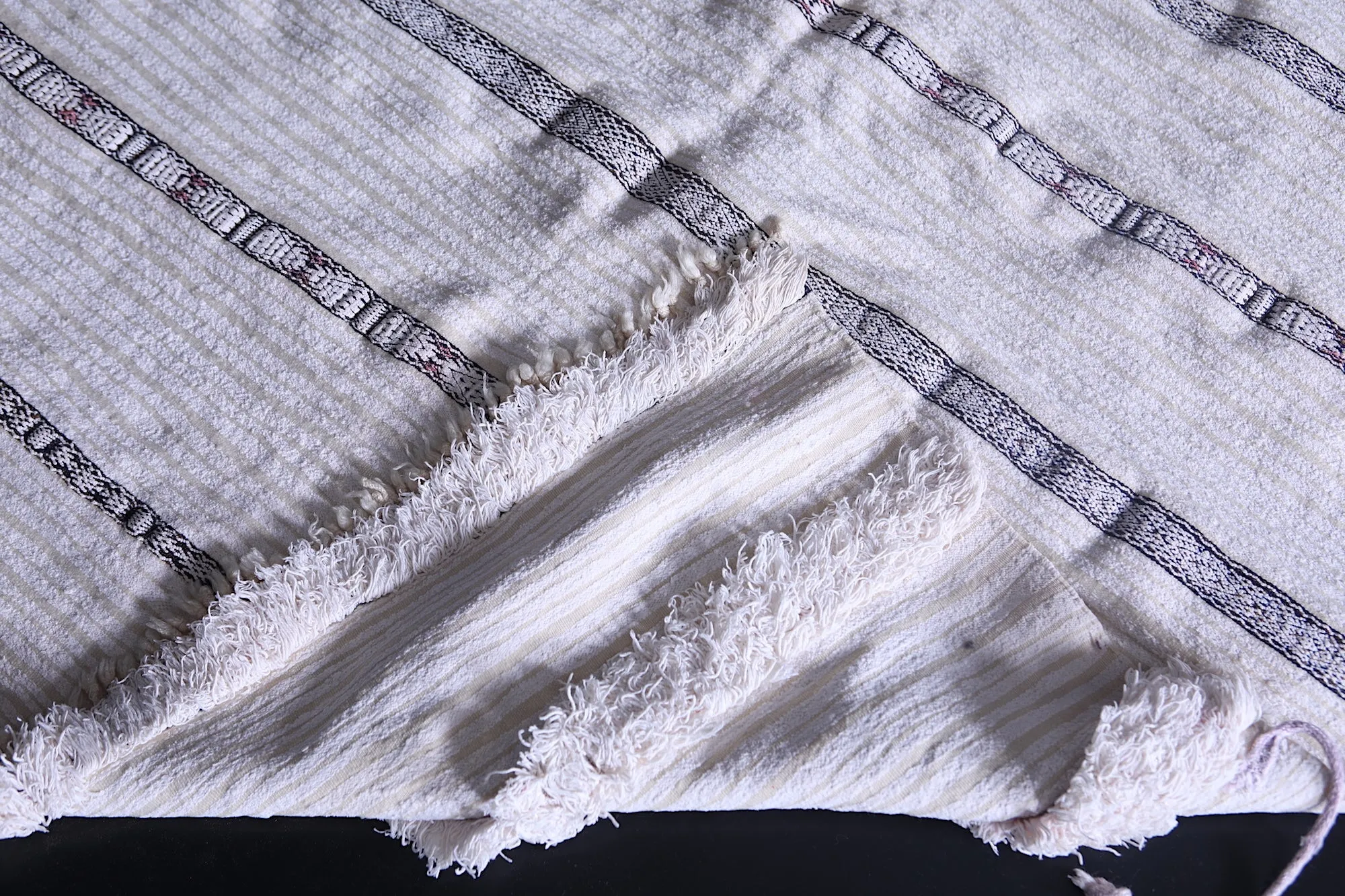 Moroccan Berber Rug Blanket - 3.7 x 5.2 FT | Handwoven Textile
