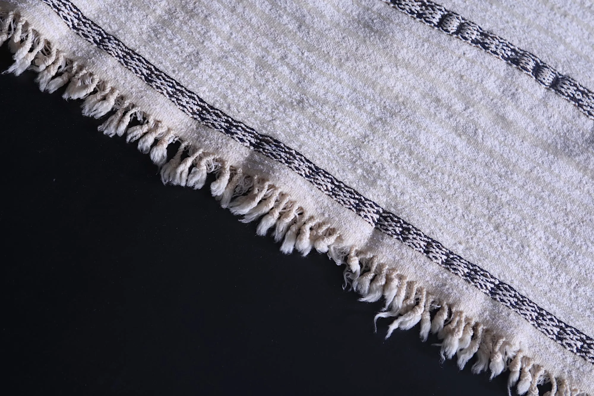 Moroccan Berber Rug Blanket - 3.7 x 5.2 FT | Handwoven Textile