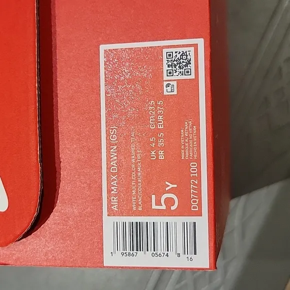 New in Box: NIKE Air Max Dawn (GS) Floral Swoosh Big Kids
