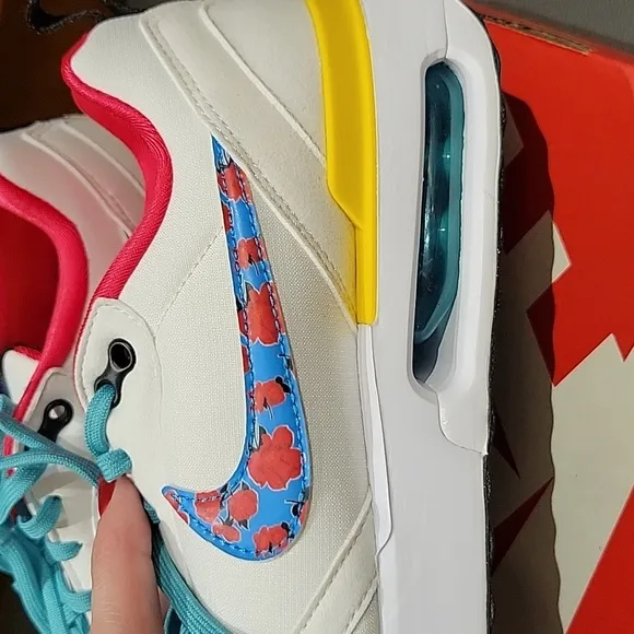 New in Box: NIKE Air Max Dawn (GS) Floral Swoosh Big Kids