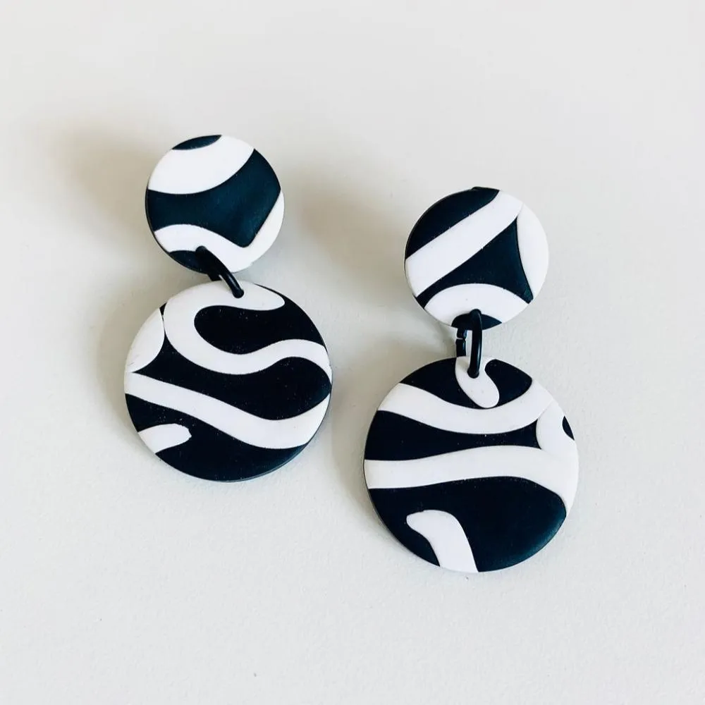 No Shrinking Violet - Songlines Medium Earrings