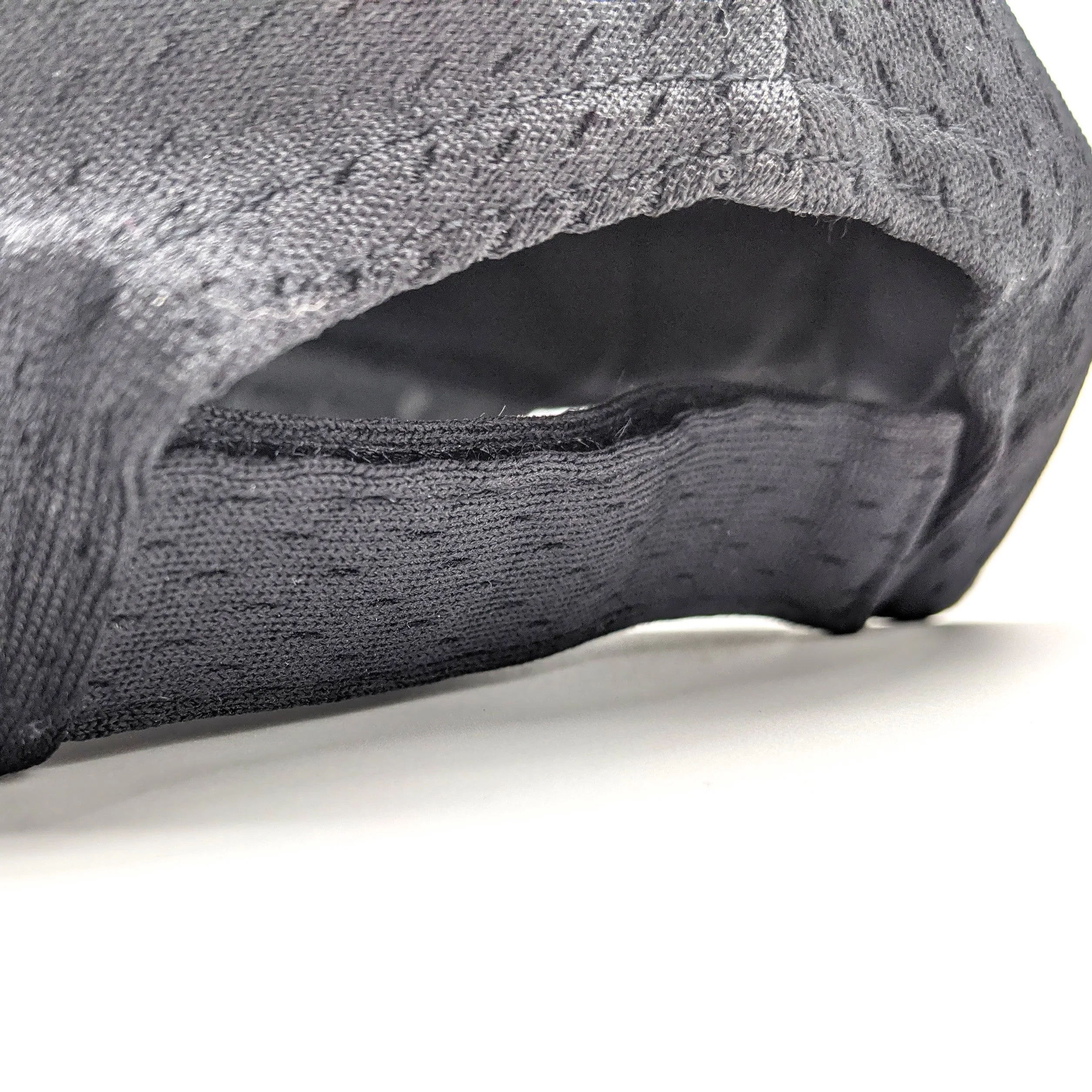 Performance Hat - Black 'B'