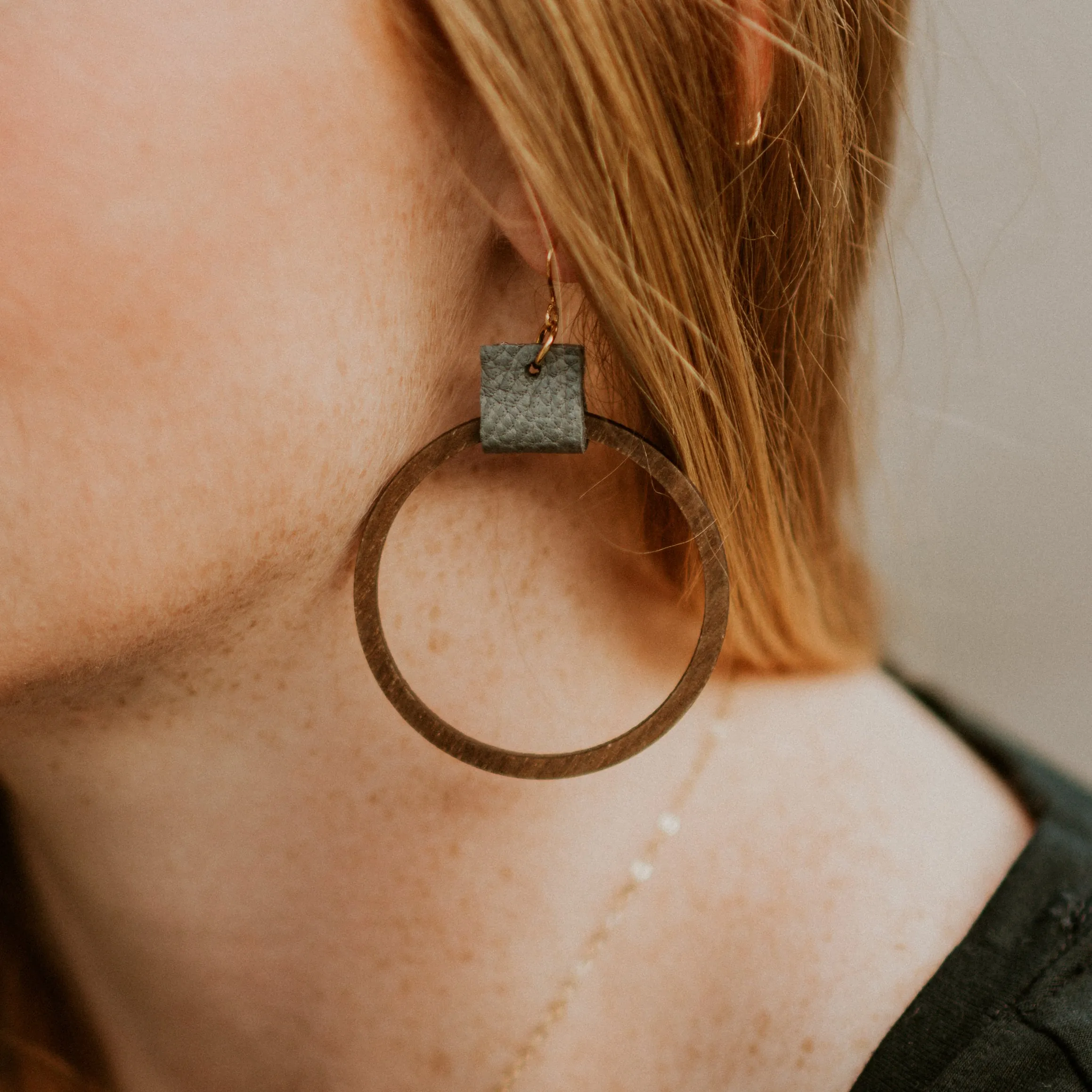 Simple Hoop Earrings - Grey