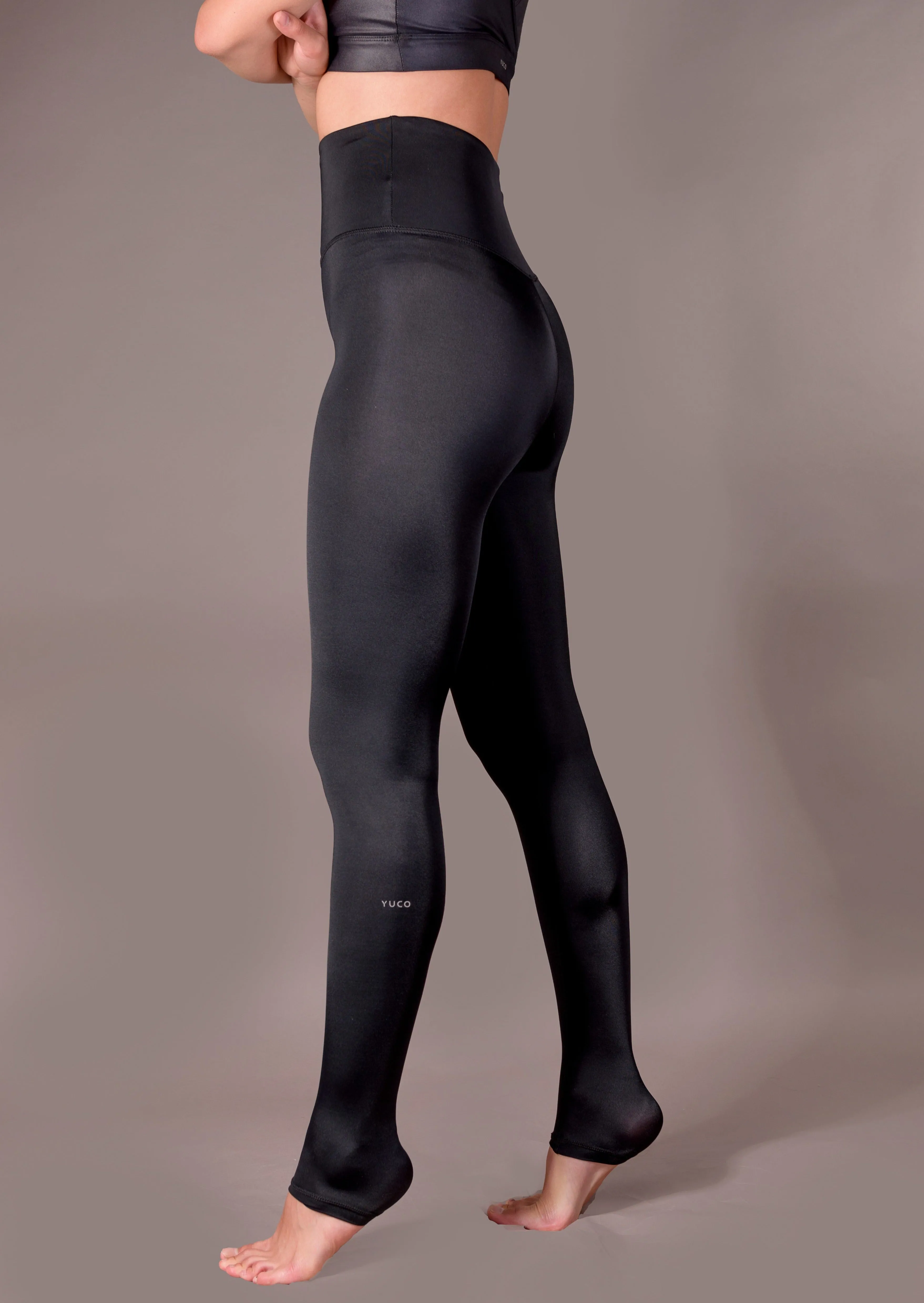 Slim leggings in black