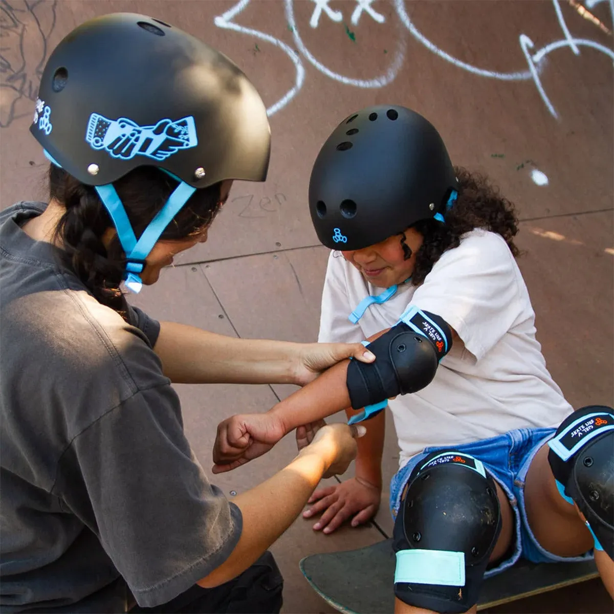 Triple 8 - Certified Sweatsaver Helmet Skate Like A Girl