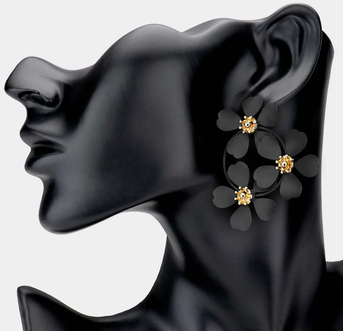 TRIPLE BLOOM OVERSIZED STUDS