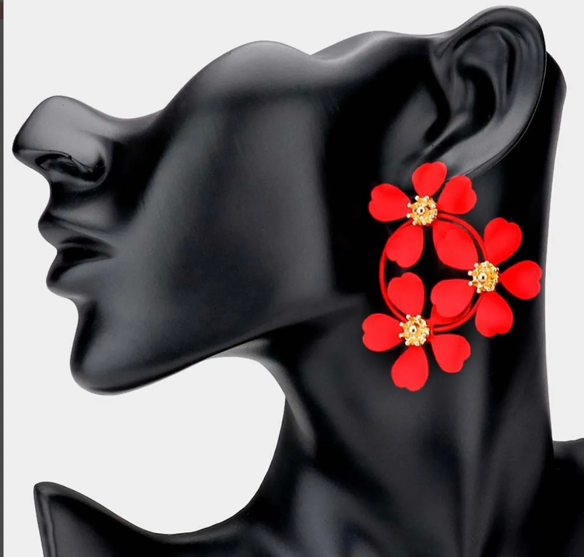 TRIPLE BLOOM OVERSIZED STUDS