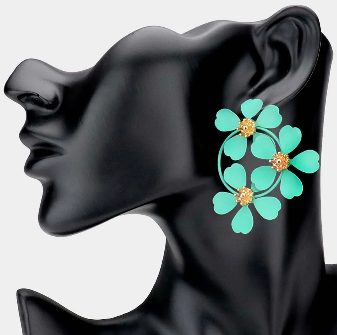 TRIPLE BLOOM OVERSIZED STUDS