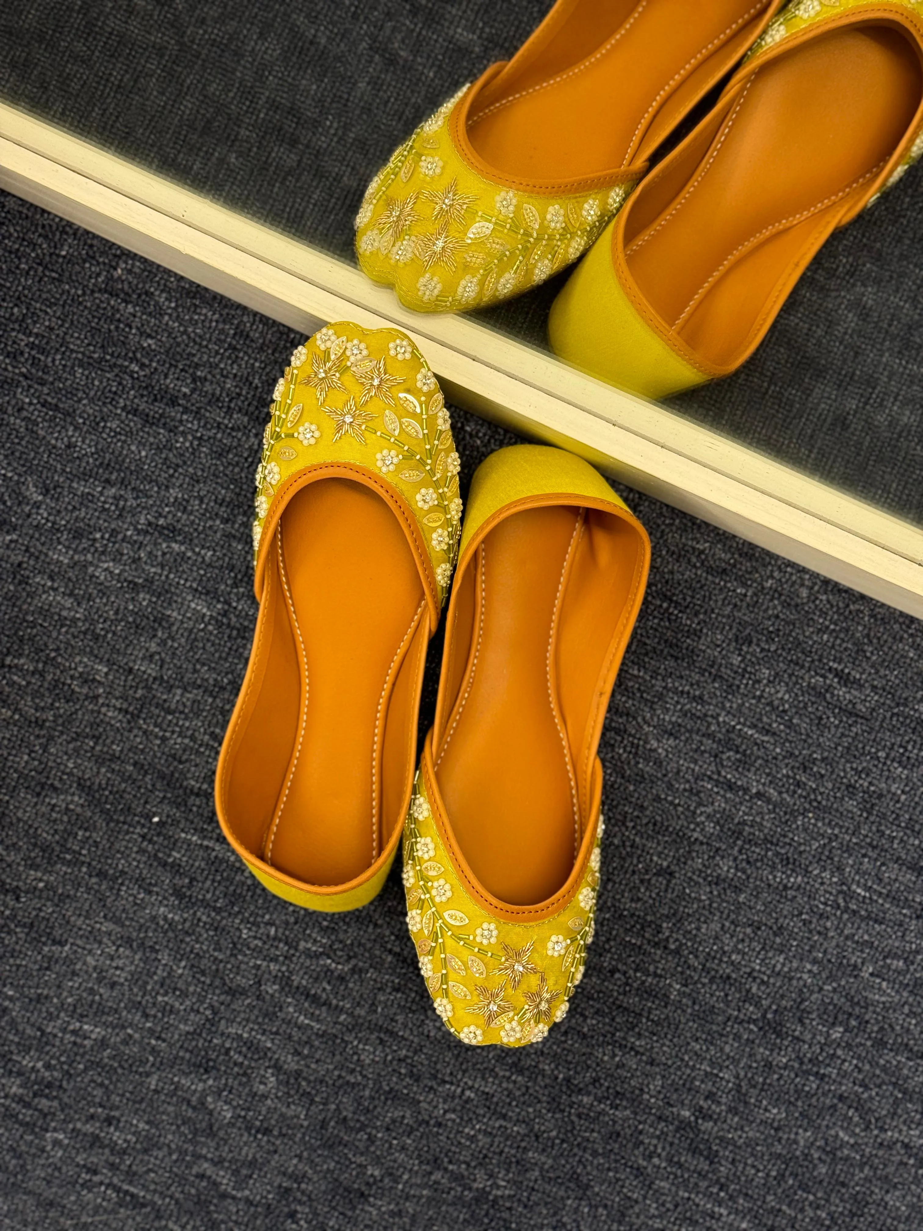 Vedika(Nagra) - Yellow